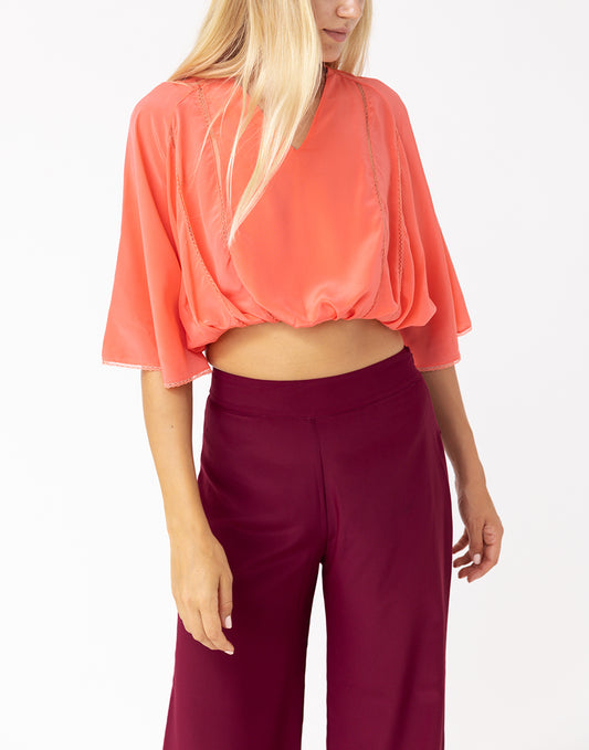 Camisa Crop Coral com Detalhes em Renda